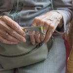 Cum să vă dați seama că o persoană îmbătrânește corect: medicii au enumerat 7 semne Cum să vă dați seama că o persoană îmbătrânește corect: