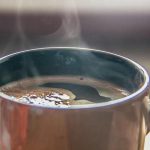 De ce barmanii toarnă apa în cercuri: știința extracției ascunsă într-o mișcare simplă de-ce-barmanii-toarna-apa-in-cercuri-stiinta-extractiei-ascunsa.jpg