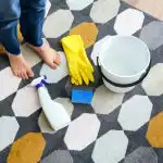 Covorul a fost stropit cu un produs ieftin timp de