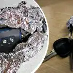 De ce șoferii învelesc cheile mașinii în staniol: o explicație