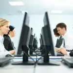 Mitul "singuraticului de succes" a fost spulberat: lipsa relațiilor dăunează muncii - psihologi Mitul "singuraticului de succes" a fost spulberat: lipsa relațiilor dăunează