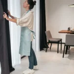 Cum să curățați rapid perdelele fără a le scoate din tija de perdea: metode eficiente cum-sa-curatati-rapid-perdelele-fara-a-le-scoate-din.webp.webp